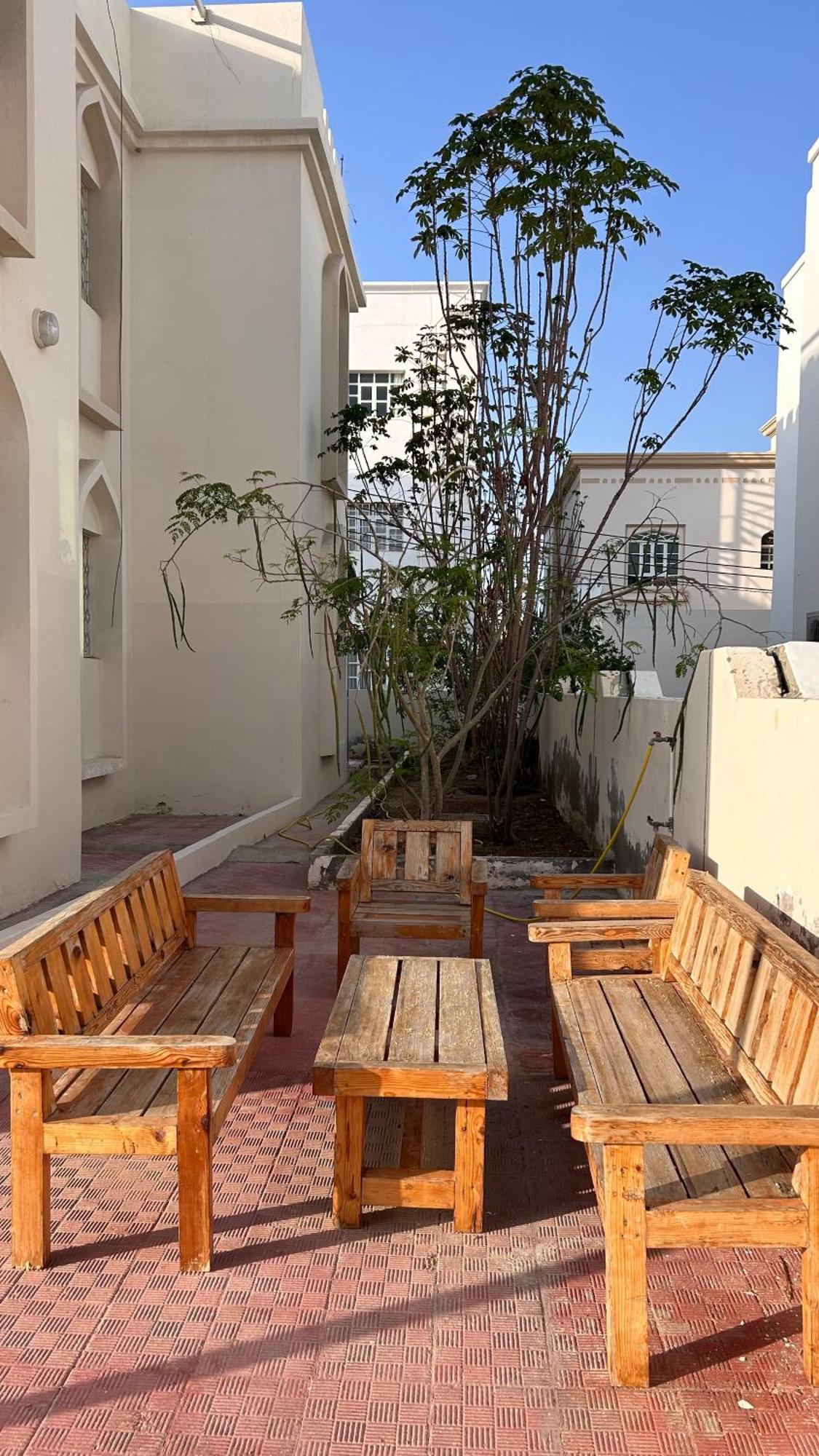 Basil Hostel مسقط المظهر الخارجي الصورة