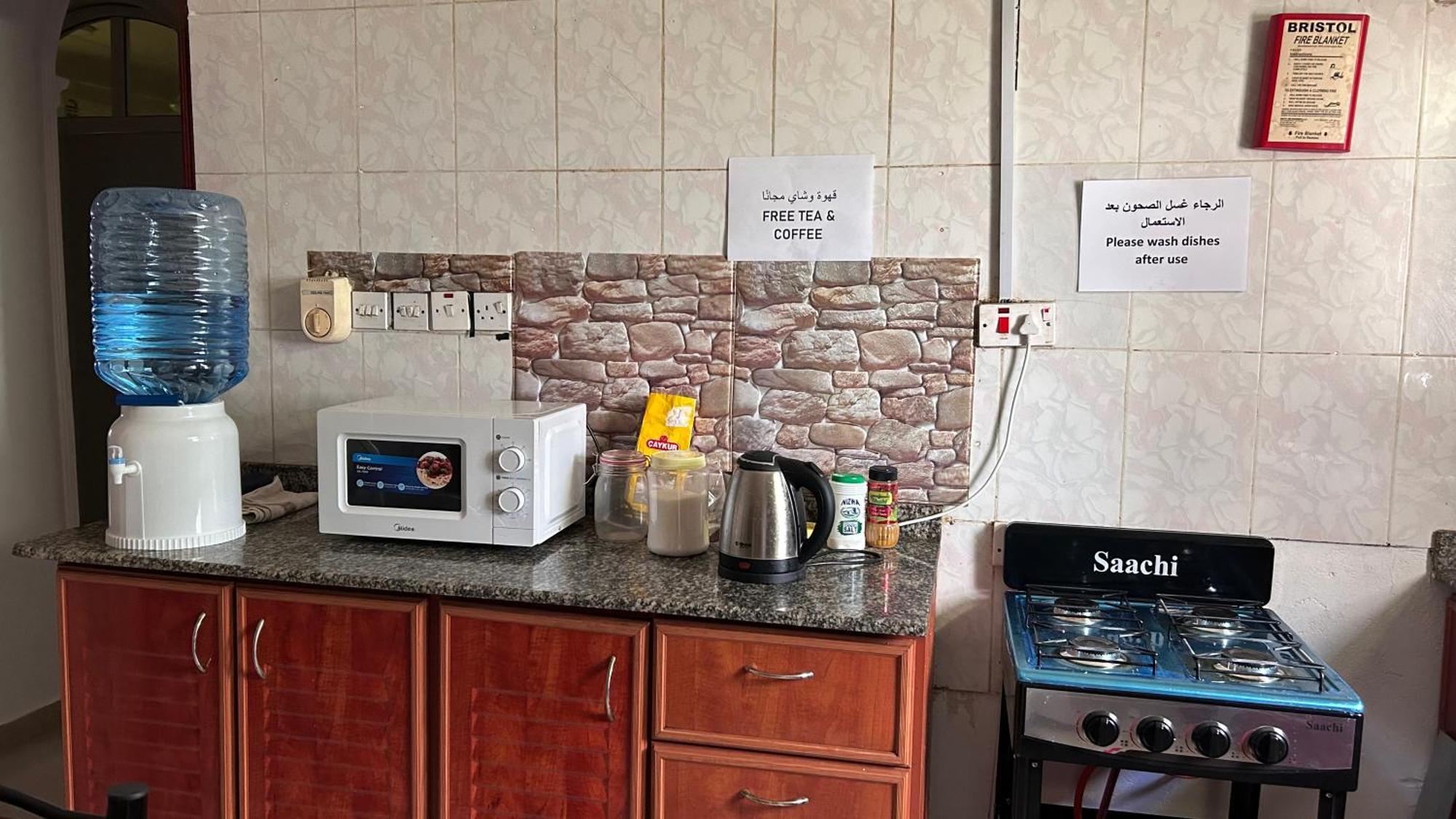 Basil Hostel مسقط المظهر الخارجي الصورة